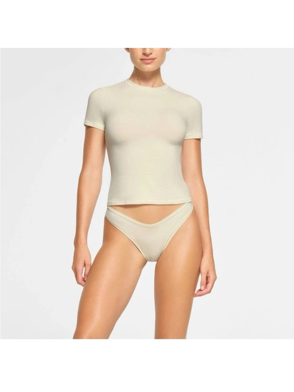 Skims Slim Fit Short Sleeve Crewneck Top in Cream